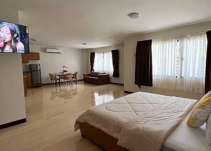 Lb Pietz House Hotel
